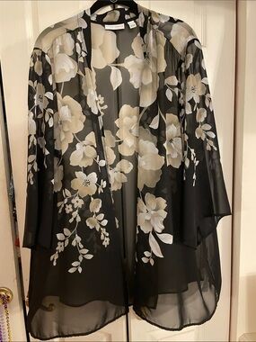Susan Graver Black Sheer Floral Kimono with Cream/Gray Blooms 3x